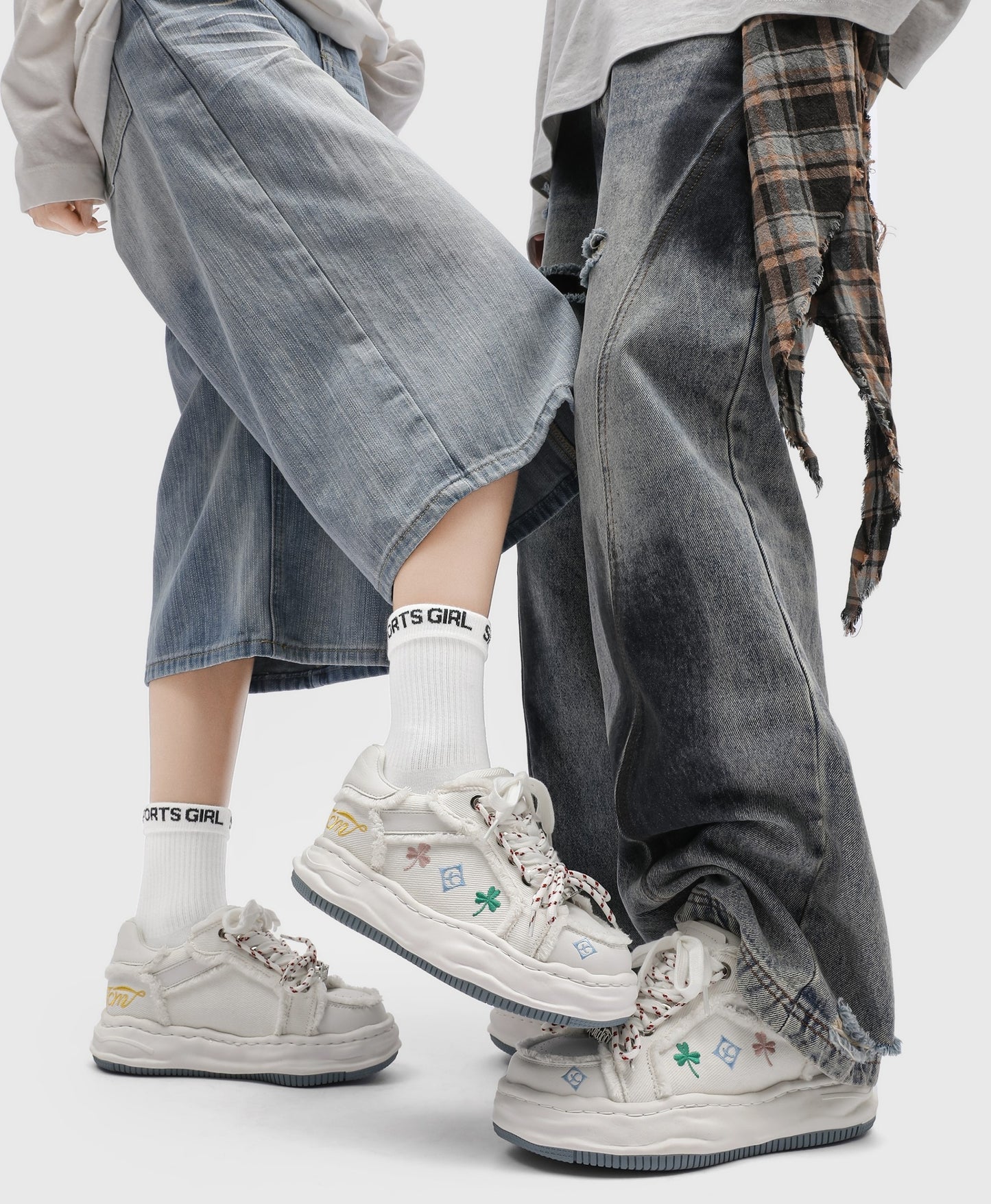 Invisible Height-Increasing Thick-Soled Clover Embroidery Casual Sneakers