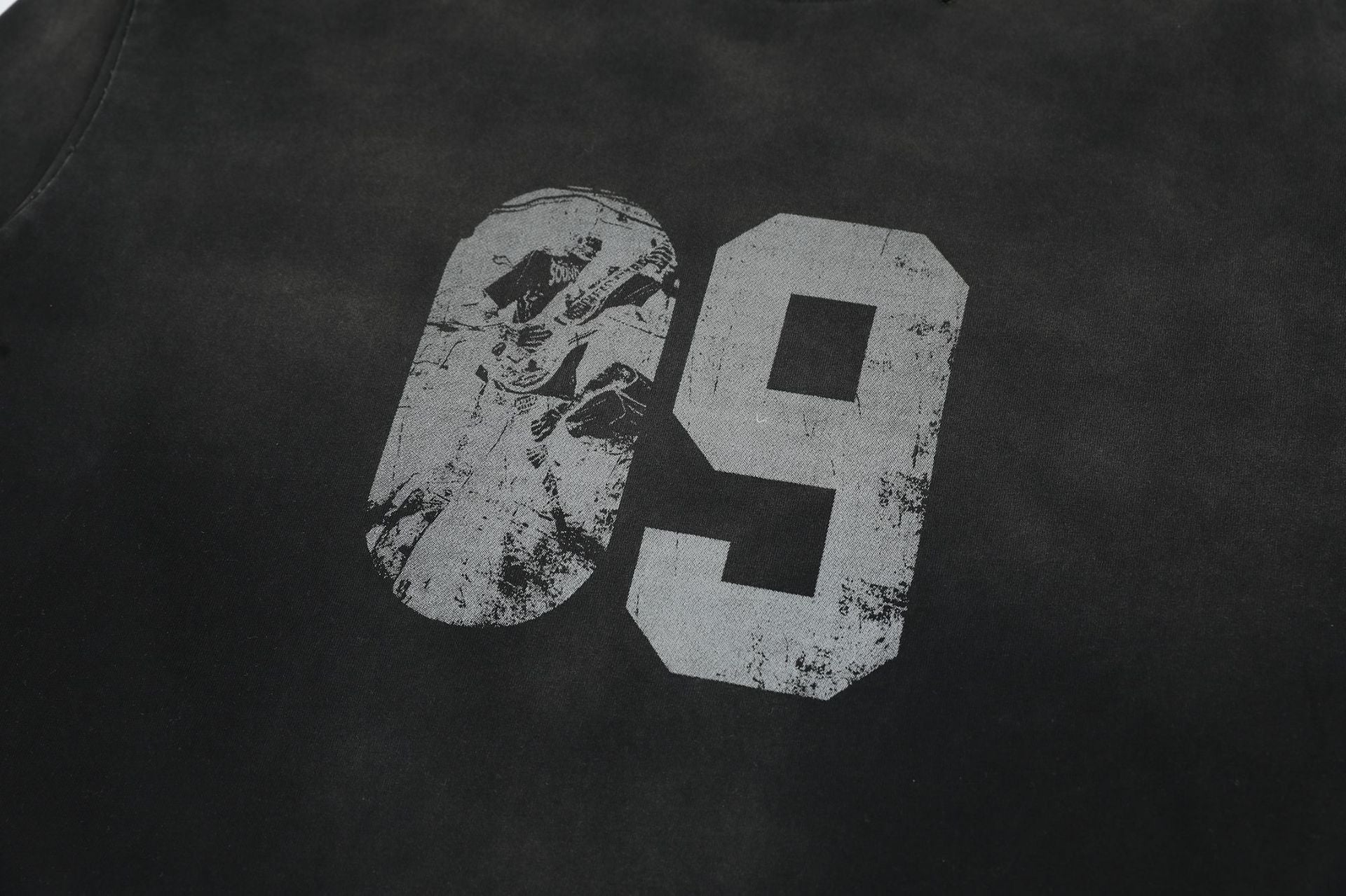 Eon Modish 2025 Spring New Arrival: American Retro Street Style Loose-fitting Distressed Long-Sleeve T-Shirt (Real Shot) 137