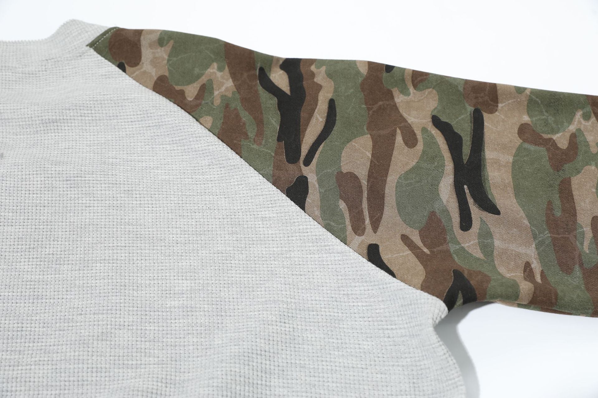 New American Style Camouflage Sports Shirt with Raglan Sleeves, Men's and Women's 170