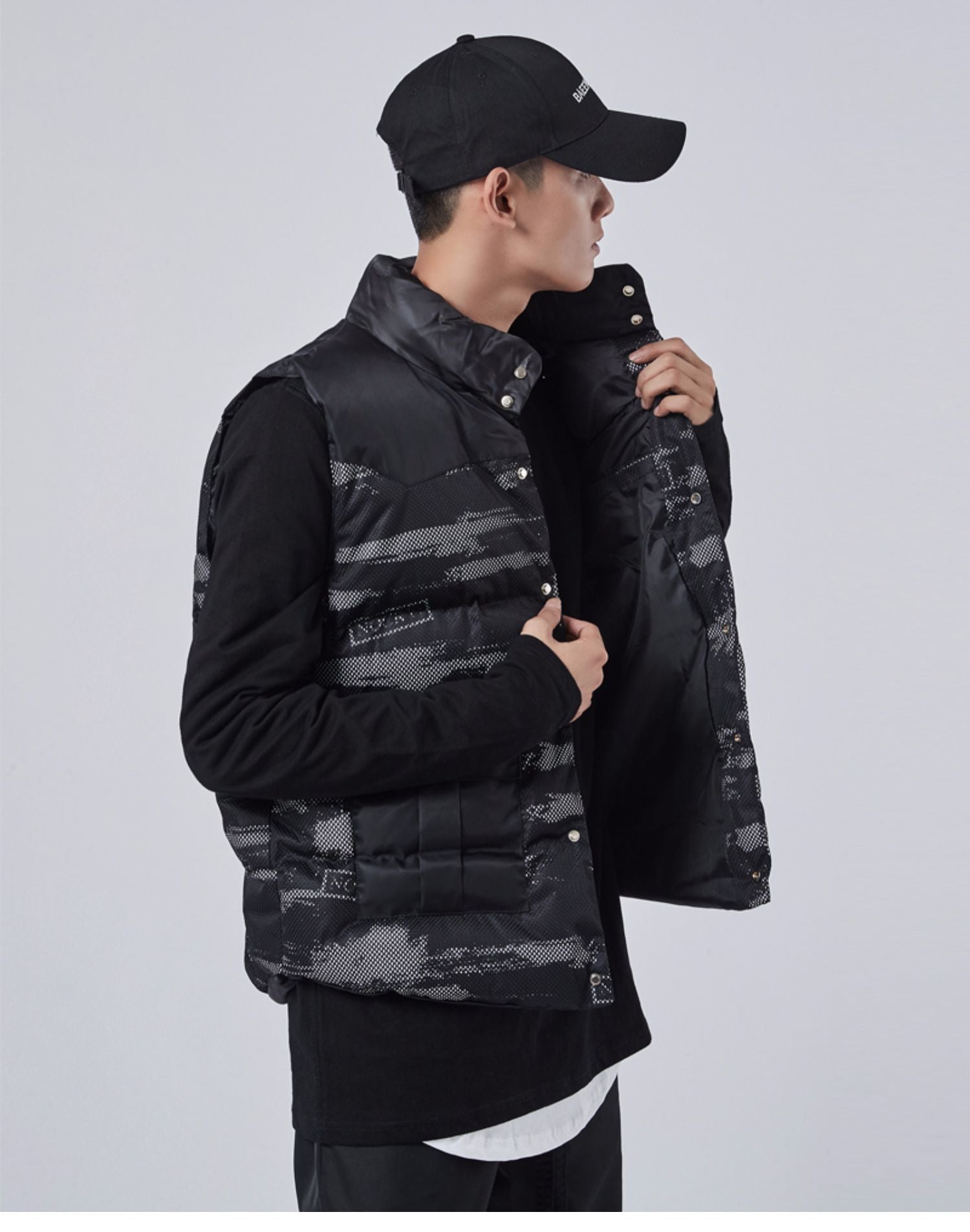 2024 Tooling Cotton Stitching Mesh Camouflage Vest Men's Autumn and Winter Waistcoat Vertical Collar Fashion Brand Men's Cotton Vest 157