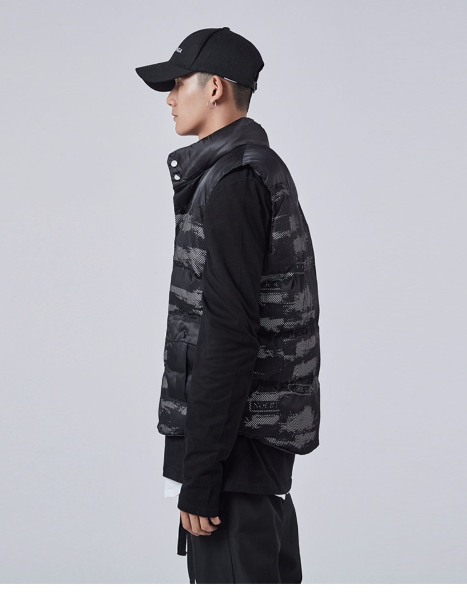 2024 Tooling Cotton Stitching Mesh Camouflage Vest Men's Autumn and Winter Waistcoat Vertical Collar Fashion Brand Men's Cotton Vest 157