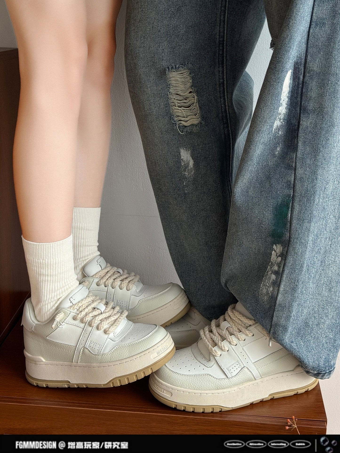 Versatile Thick-Soled White Casual Shoes for Men