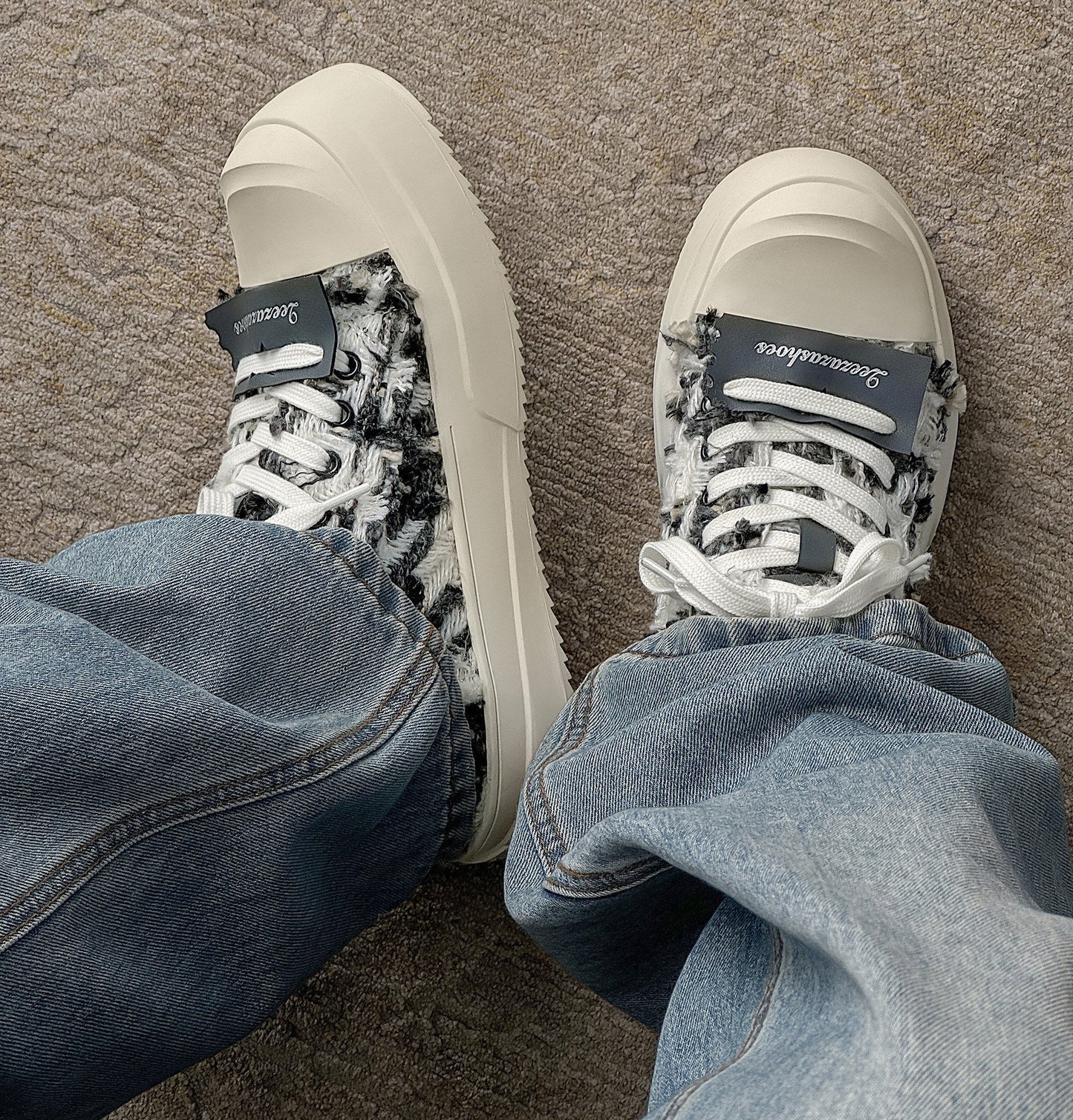 Celebrity Collaboration Versatile Casual Sneakers for Men and Women