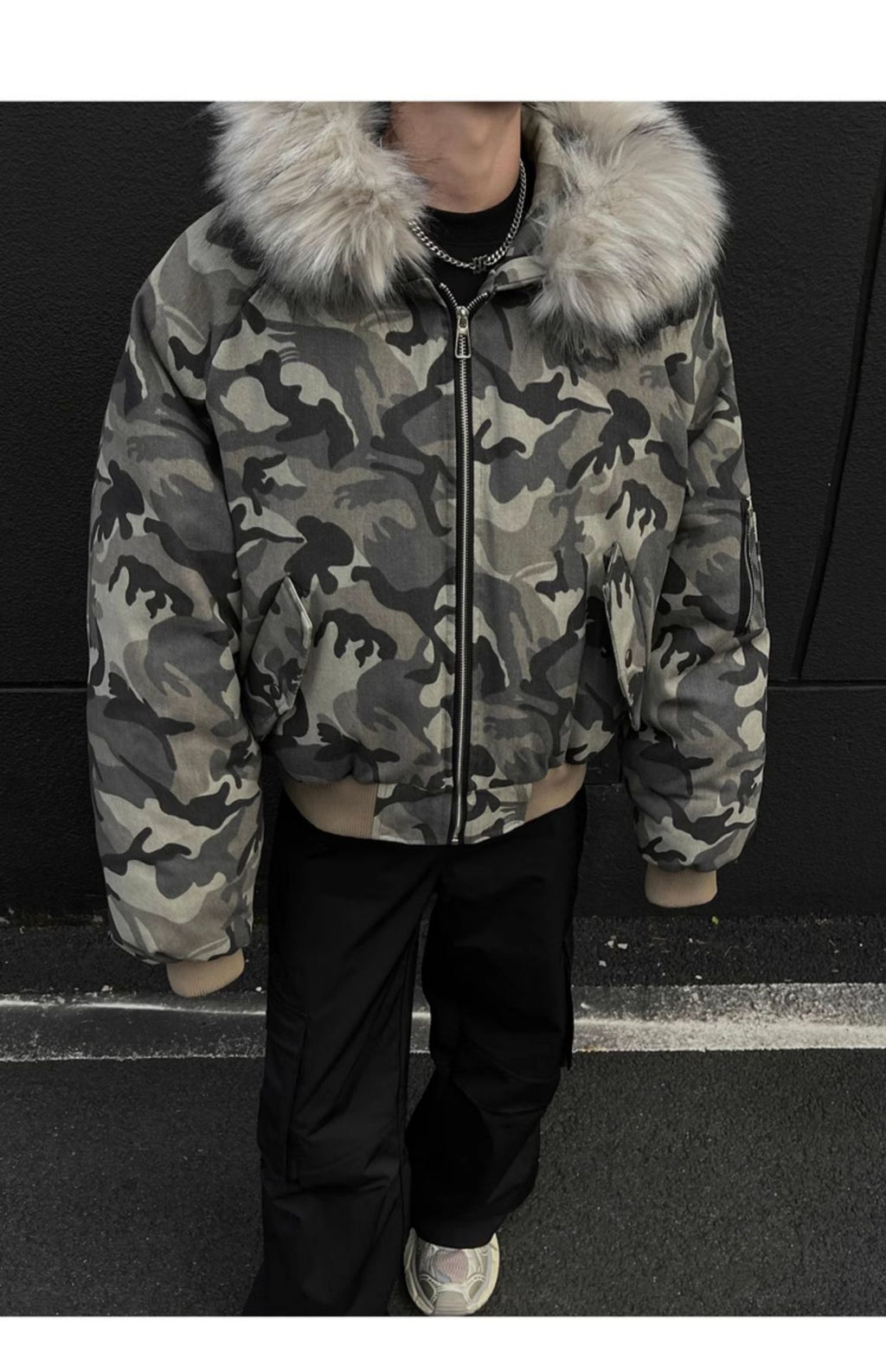 Men's winter thickened high-street bomber American-style flight quilted jacket with large fur collar. 133