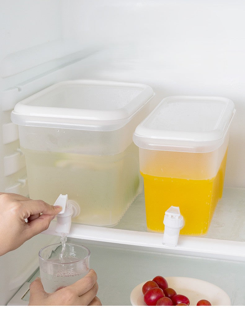 Large Capacity Refrigerator Cold Water Kettle with Tap Juice Lemon Fruit Tea Herbal Water Kettle Household Drink Bucket Cold Water Bucket