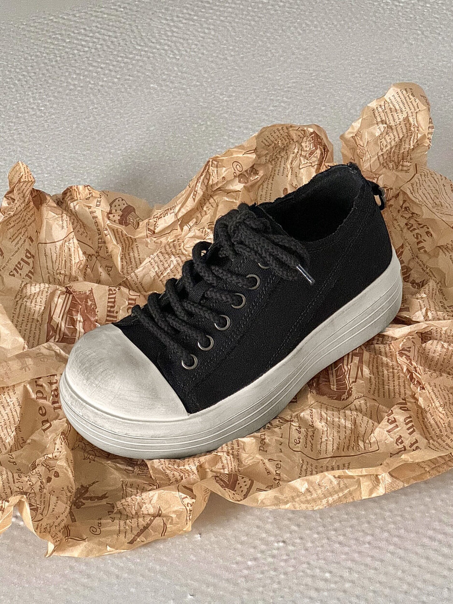 Mickey Big-Toe Shoes, Ugly-Cute Niche