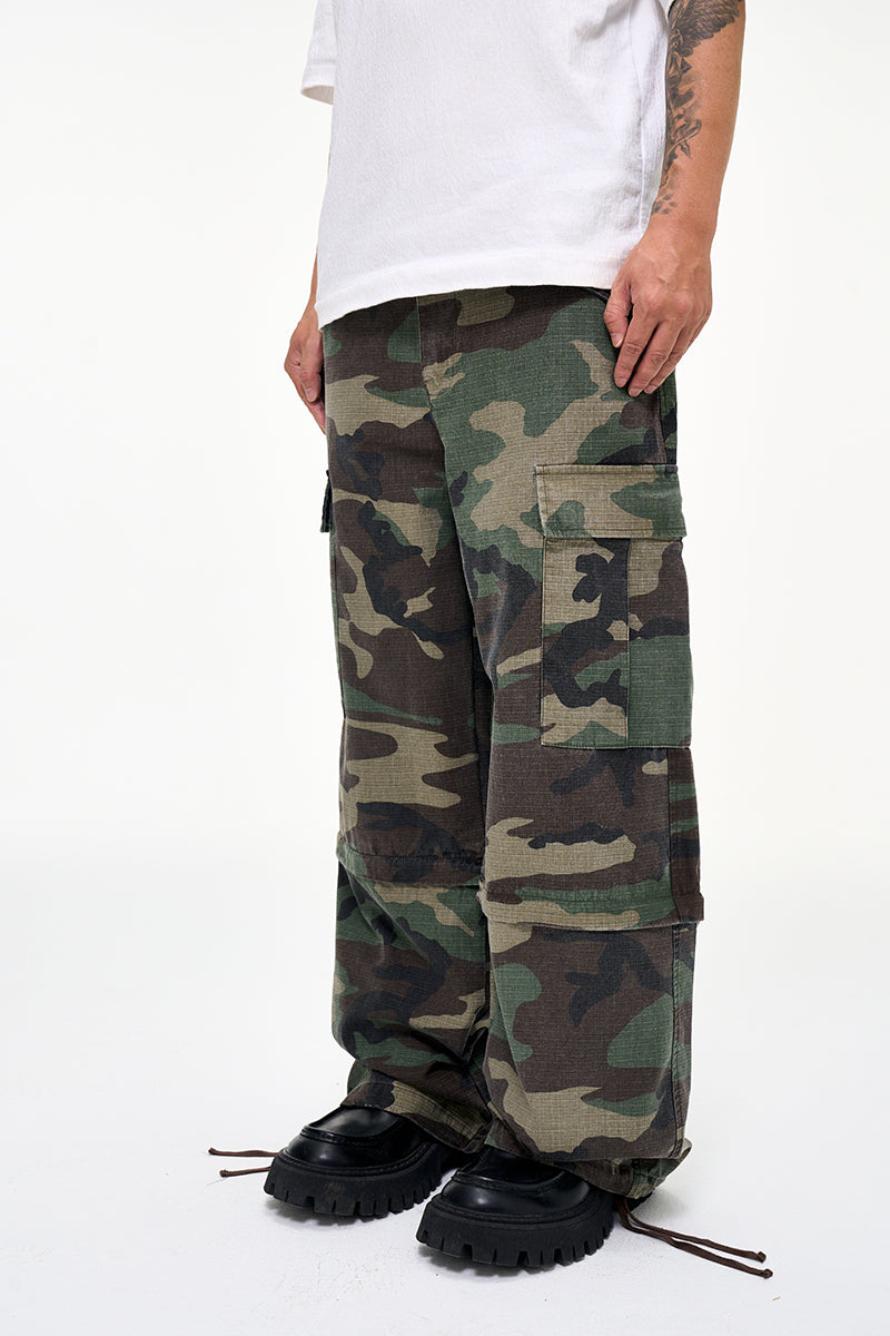 CWHAT American-style multi-pocket detachable two-way workwear casual loose camouflage pants; VIBE wide-leg paratrooper pants.