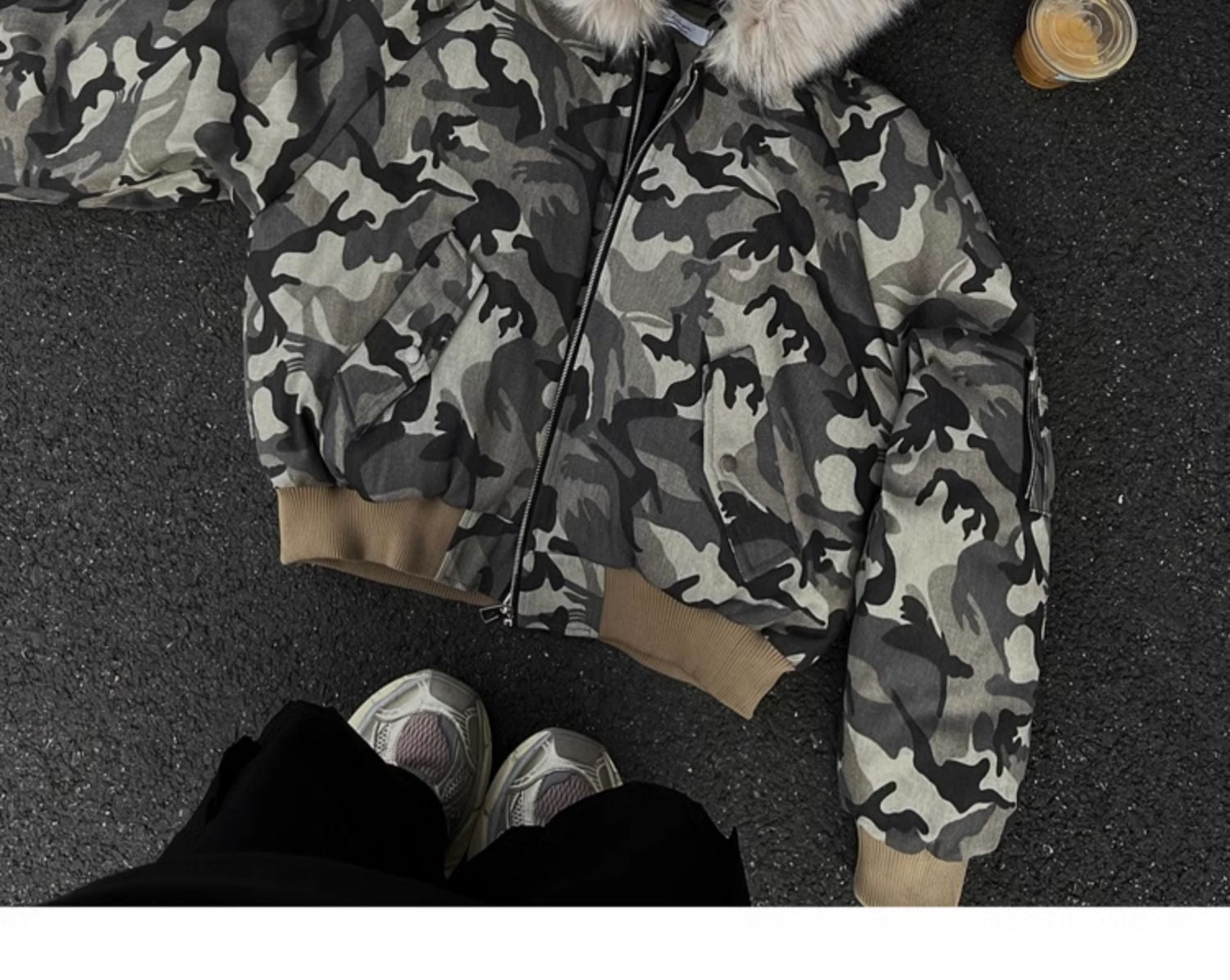 Men's winter thickened high-street bomber American-style flight quilted jacket with large fur collar. 133