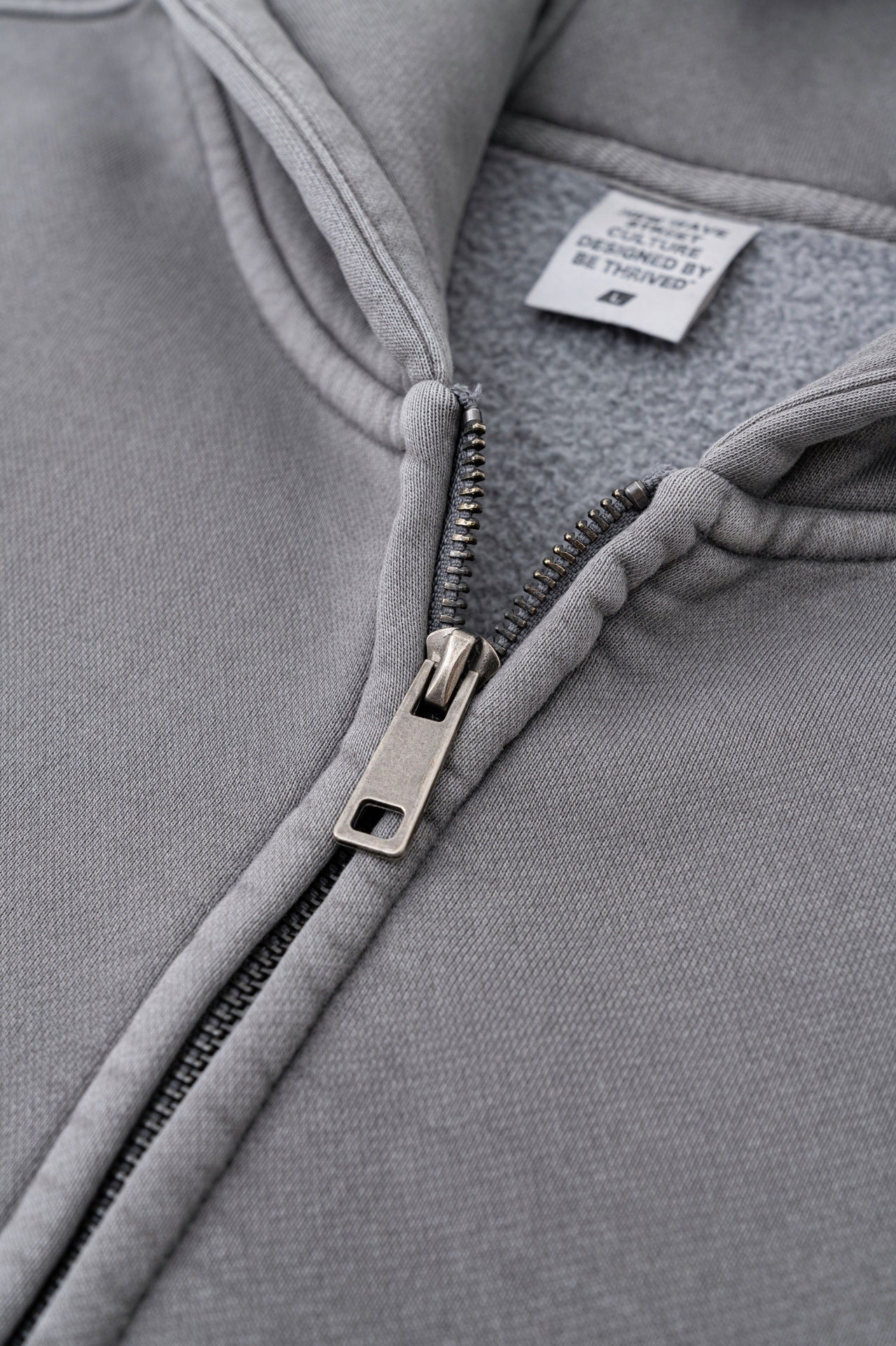 European and American high street style double-zip fleece-lined hooded sweatshirt with three-dimensional tailoring and thickened cardigan/jacket. 145